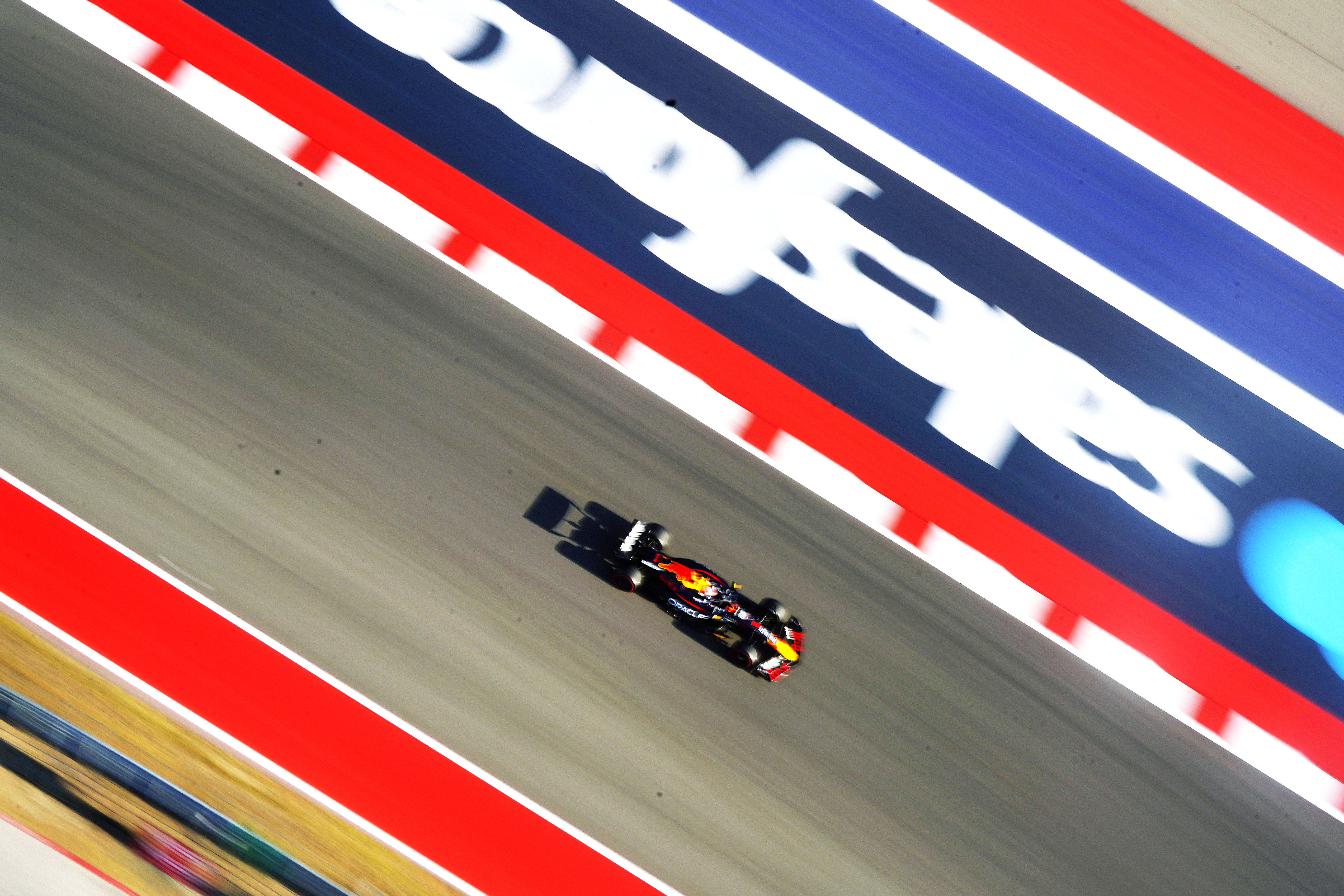 红牛车队轻取雷诺车队,维斯塔潘扛起全队 红牛车队轻取雷诺车队,维斯塔潘扛起全队