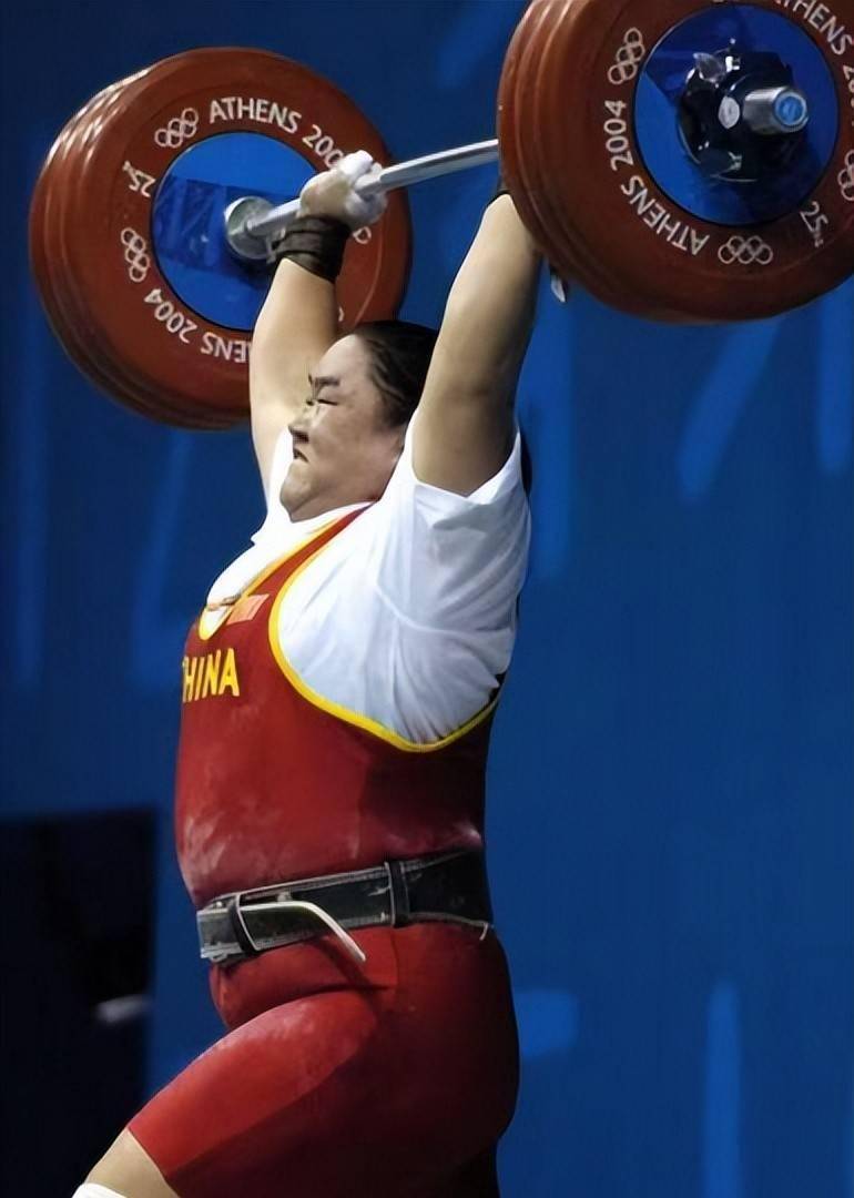 开云体育在线-泰国举重选手夺冠，创造历史