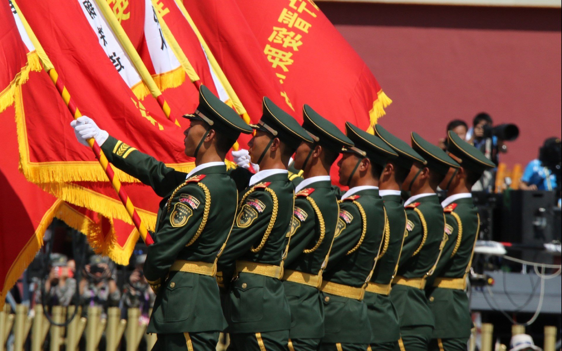 绿茵双面,基米希的火焰与西班牙的冰霜—当个人英雄主义遭遇团队绝对统治