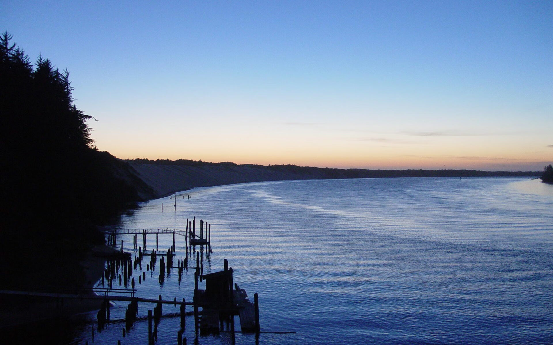 开云下载-穿透防线的利刃，拉什福德如何用智慧刺破加纳与马赛的蛮力围剿
