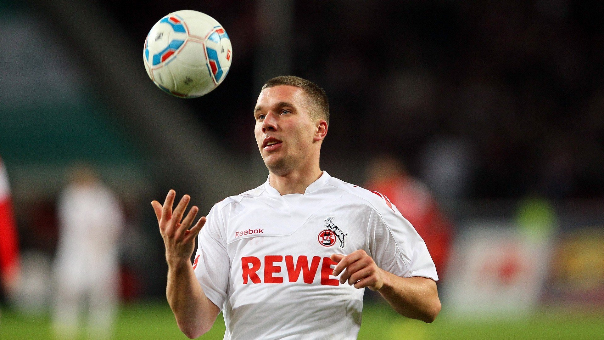 沙漠风暴，伊拉克式高位逼抢如何围剿曼联，维尼修斯闪电刺穿红魔防线